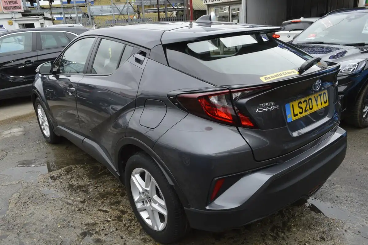 2020-toyota-c-hr-18-vvt-i-icon-parking-pack-big-3