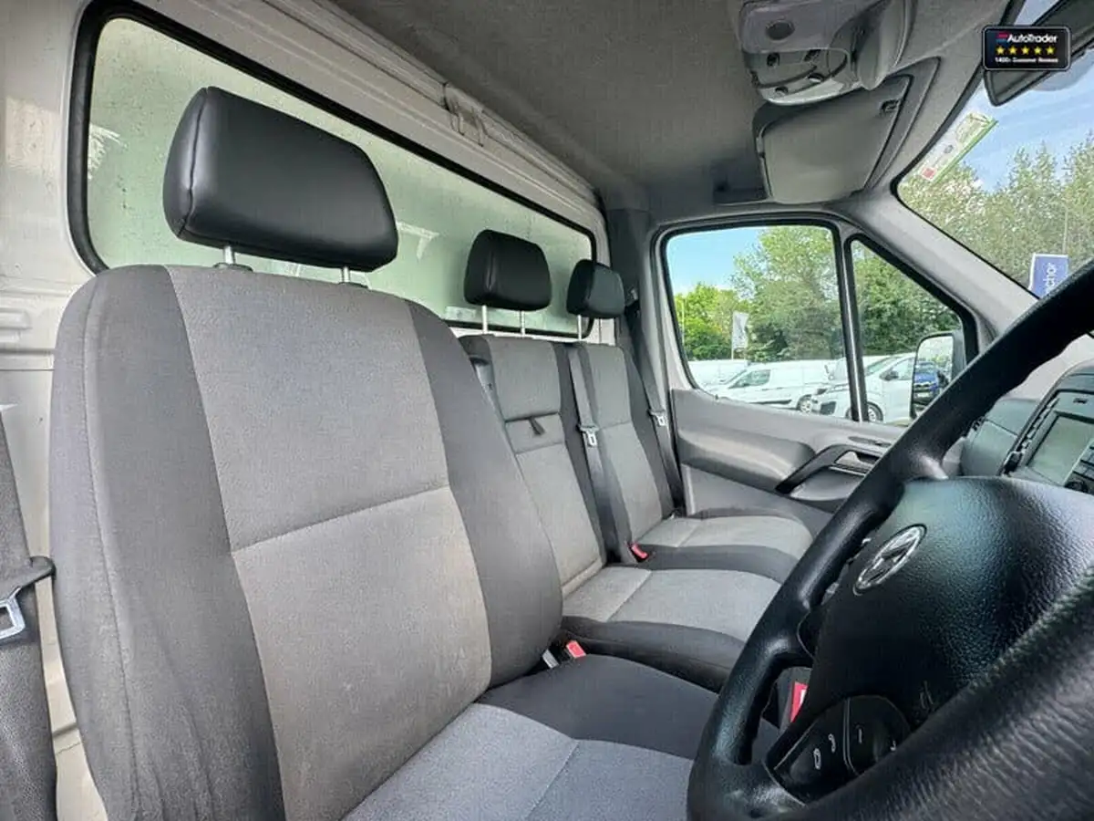 2017-volkswagen-crafter-20td-cr35-lwb-140pseu6-bmt-chassis-cab-big-13