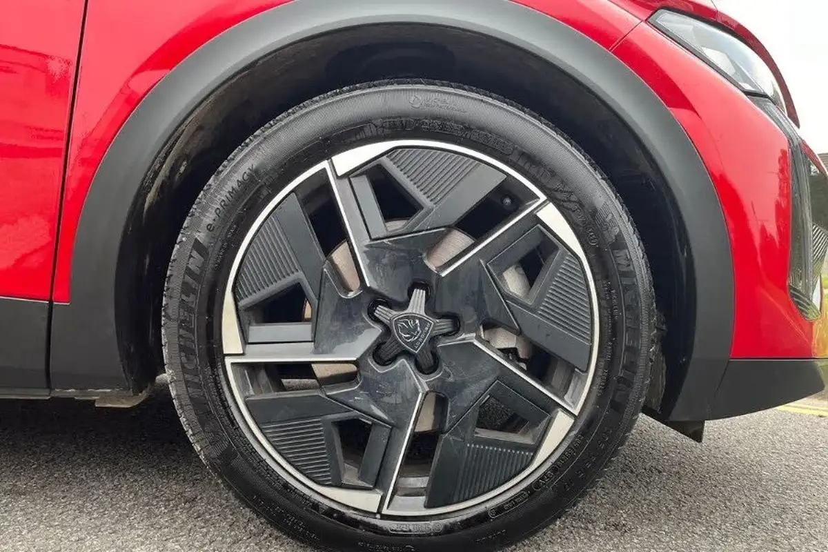 2024-peugeot-408-16-puretech-allure-premium-225ps-big-15