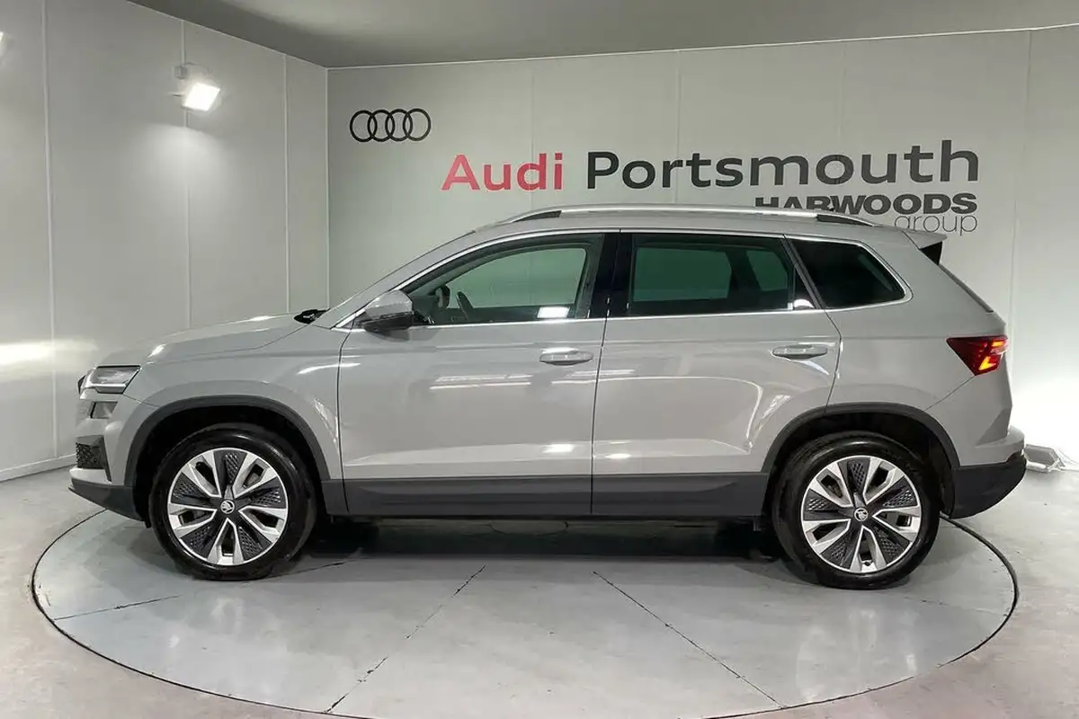 2023-skoda-karoq-15-tsi-se-l-dsg-big-9