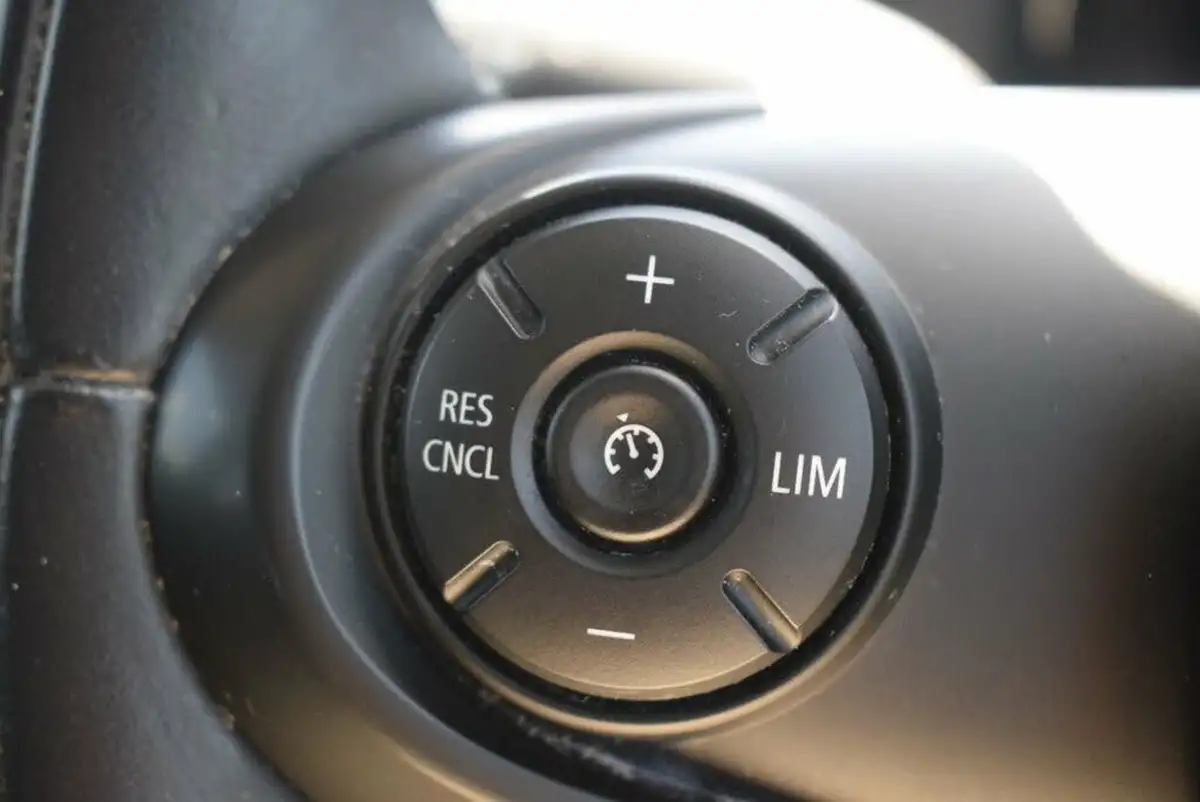 2019-mini-countryman-20-cooper-s-classic-auto-big-24