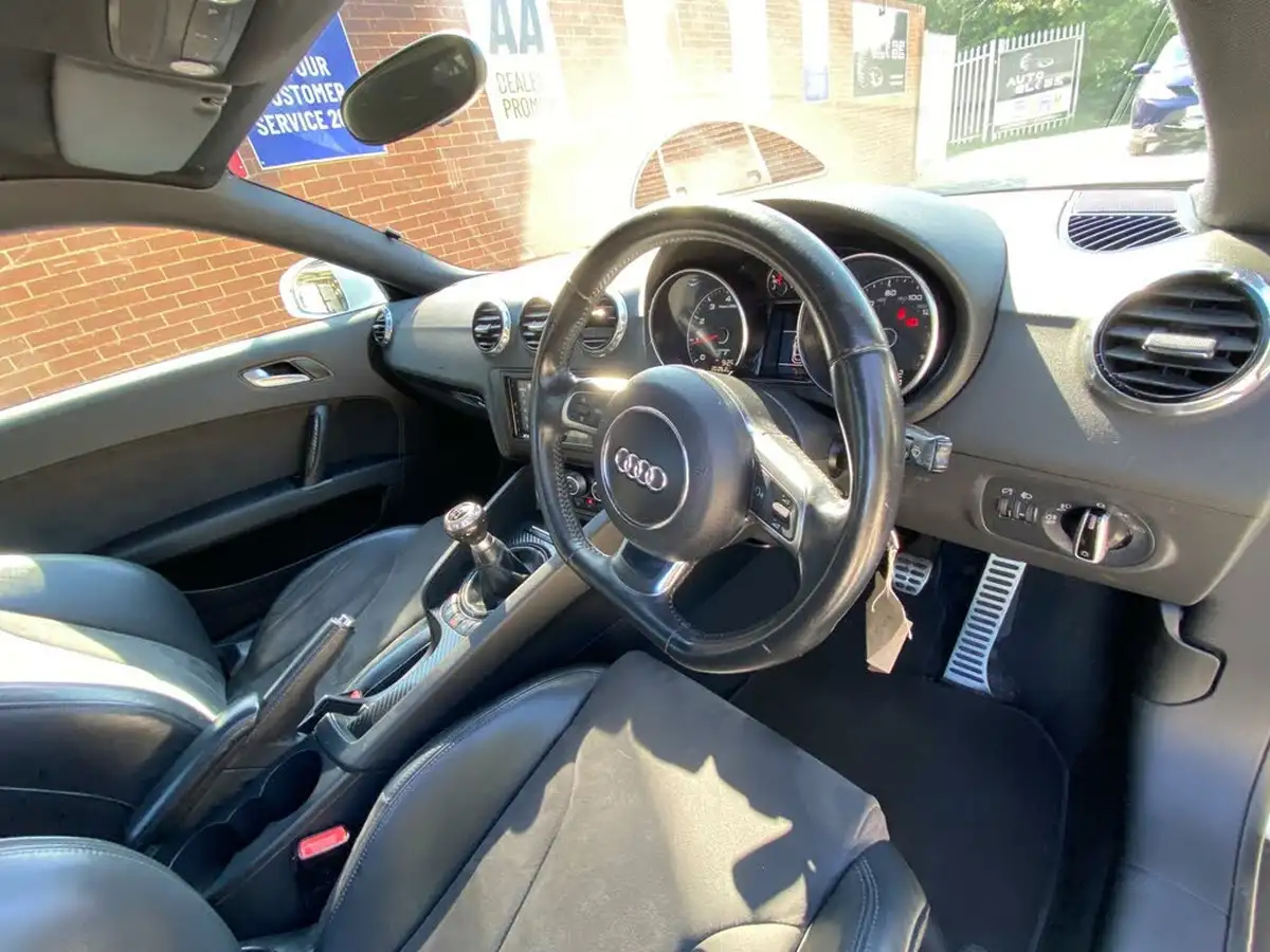 2012-audi-tt-coupe-18-tfsi-sport-big-10