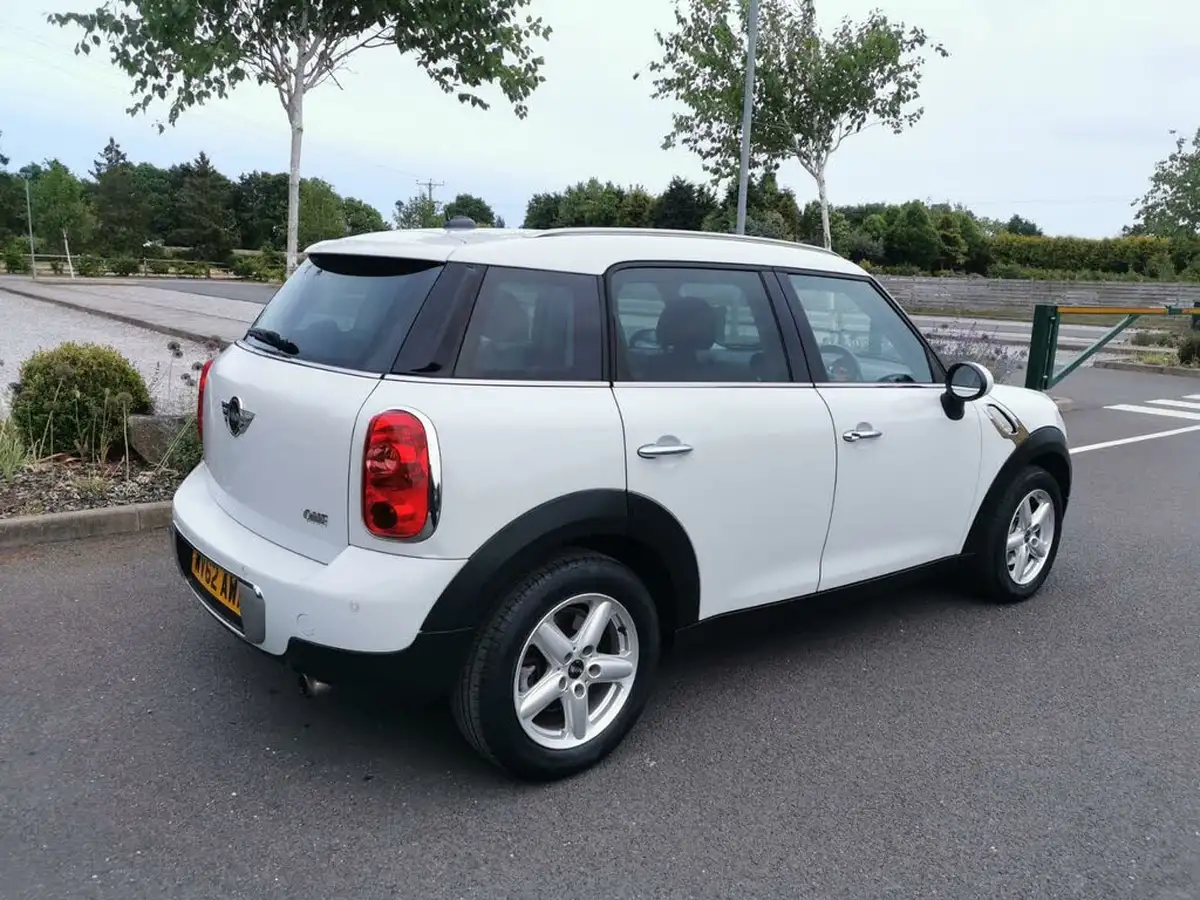 2012-mini-countryman-16-one-98bhp-big-4