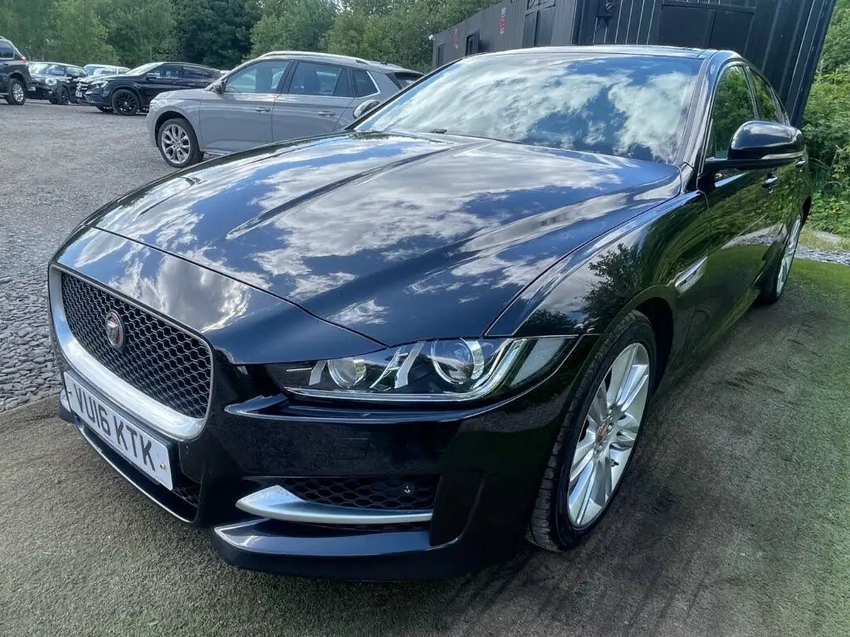 2016-jaguar-xe-20d-r-sport-180ps-auto-big-10