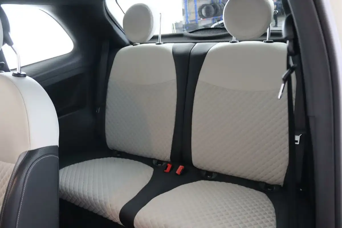 2021-fiat-500-10-dolcevita-big-11