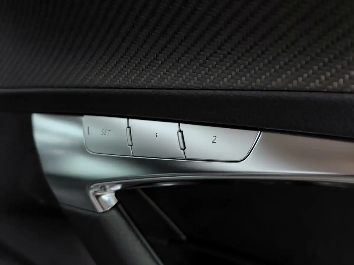 2023-audi-a6-saloon-20-50-tfsi-e-black-edition-big-22