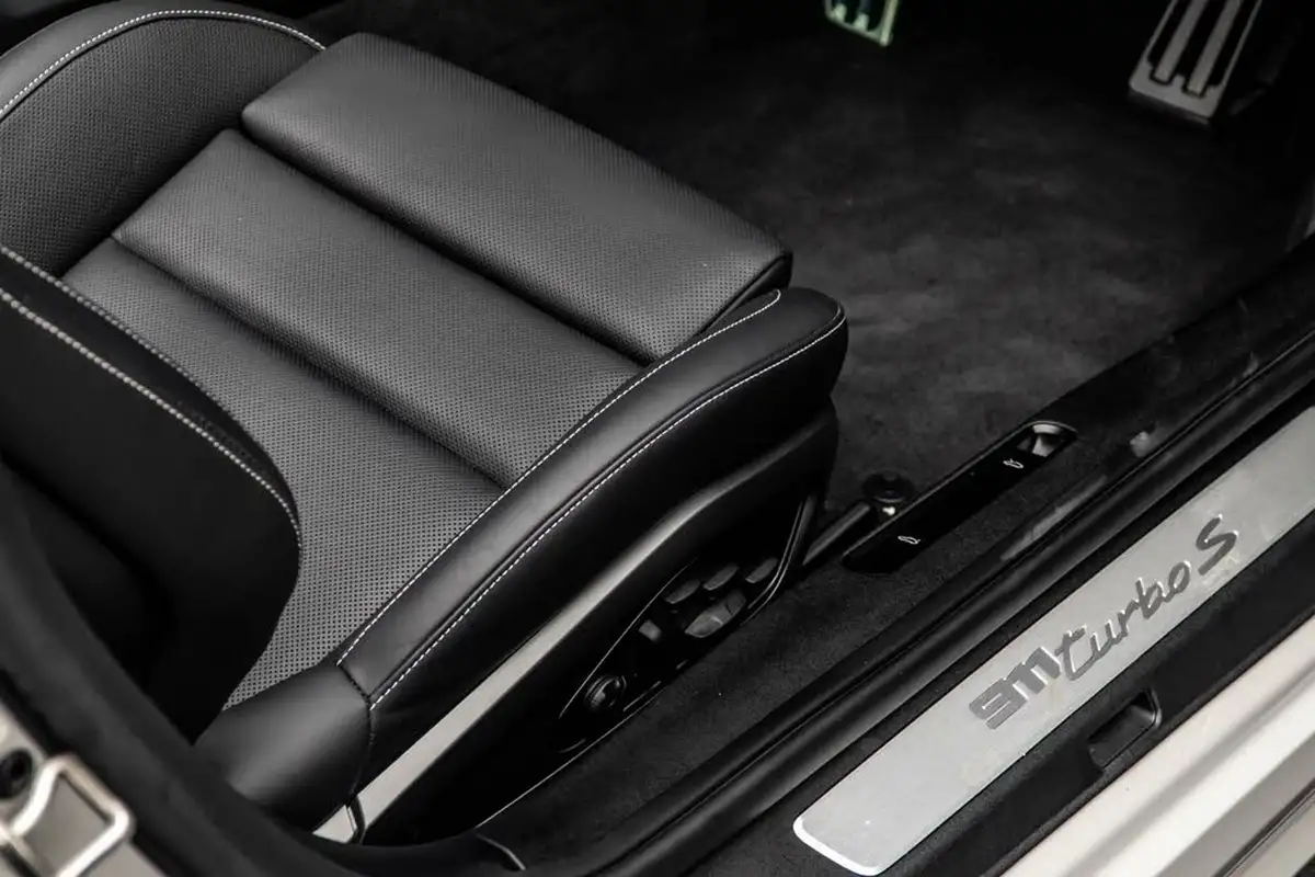 2023-porsche-911-38-turbo-s-awd-turbo-cabriolet-big-38