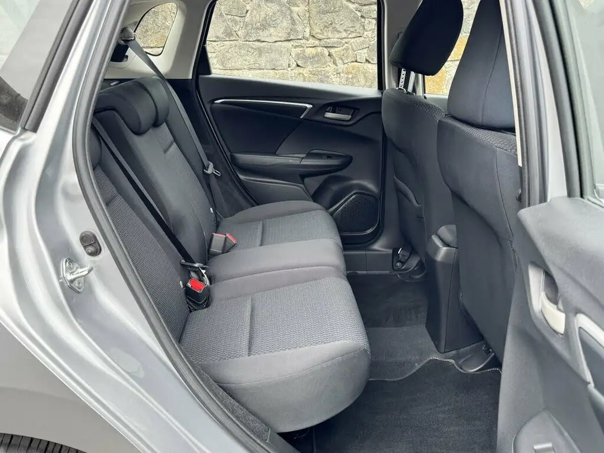 2018-honda-jazz-13-i-vtec-se-cvt-big-6