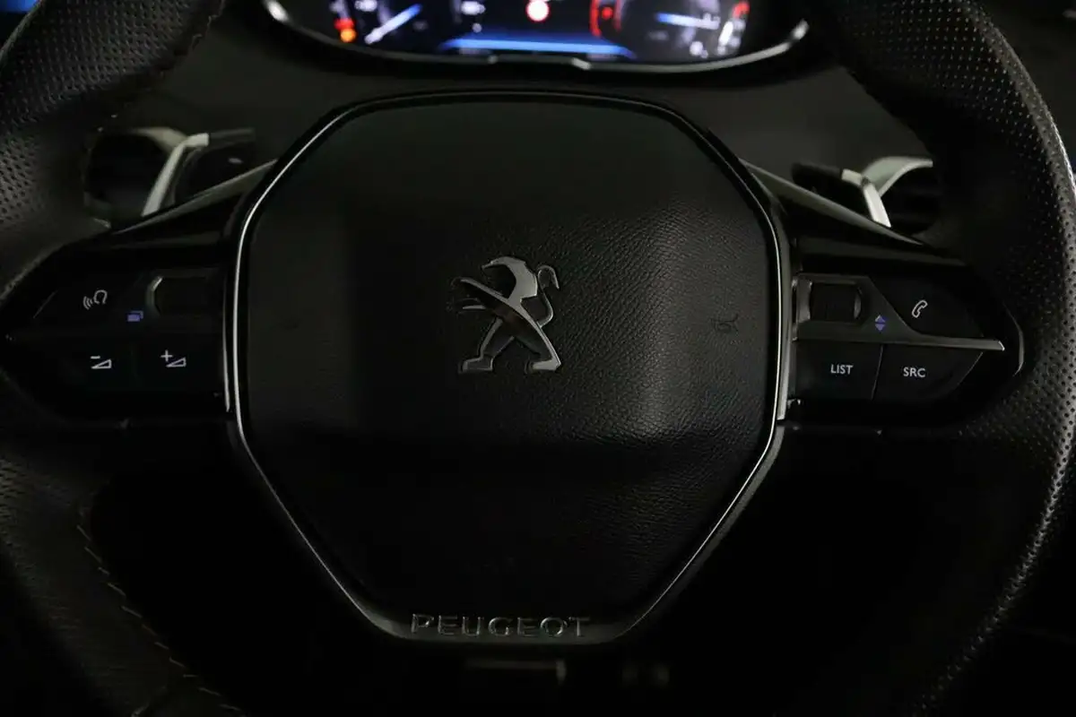 2022-peugeot-5008-suv-12-puretech-gt-premium-big-21