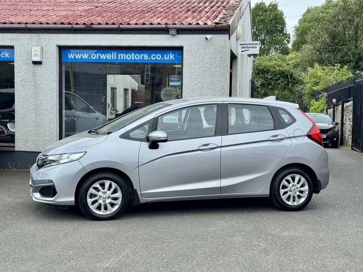 2018-honda-jazz-13-i-vtec-se-cvt-big-30