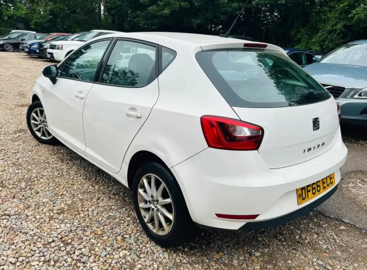 2016-seat-ibiza-10-se-technology-hatchback-5d-big-3