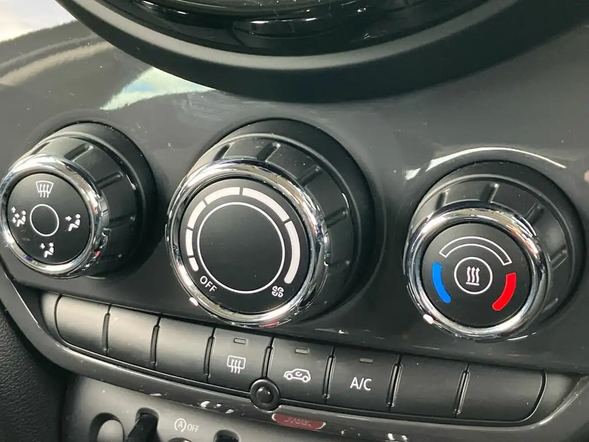 2020-mini-countryman-15-cooper-classic-big-13