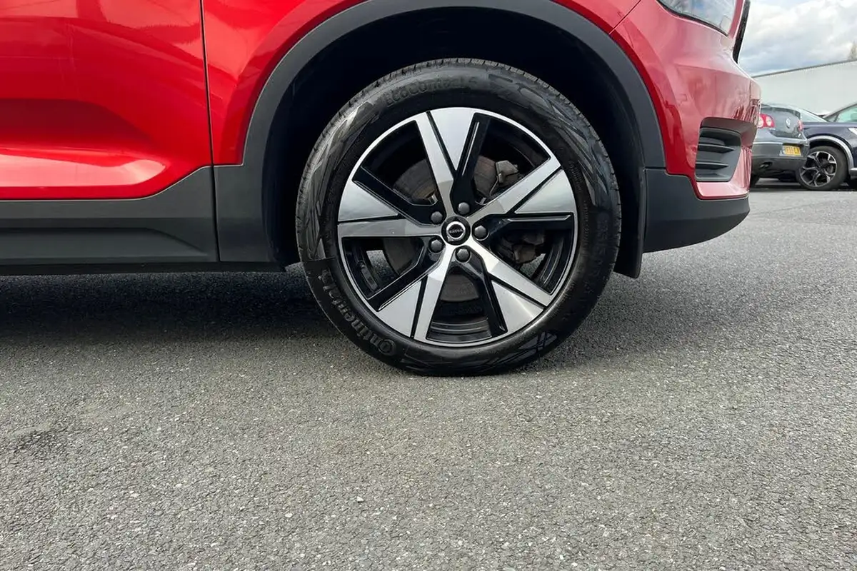 2021-volvo-xc40-15-t4-r-design-208bhp-big-4