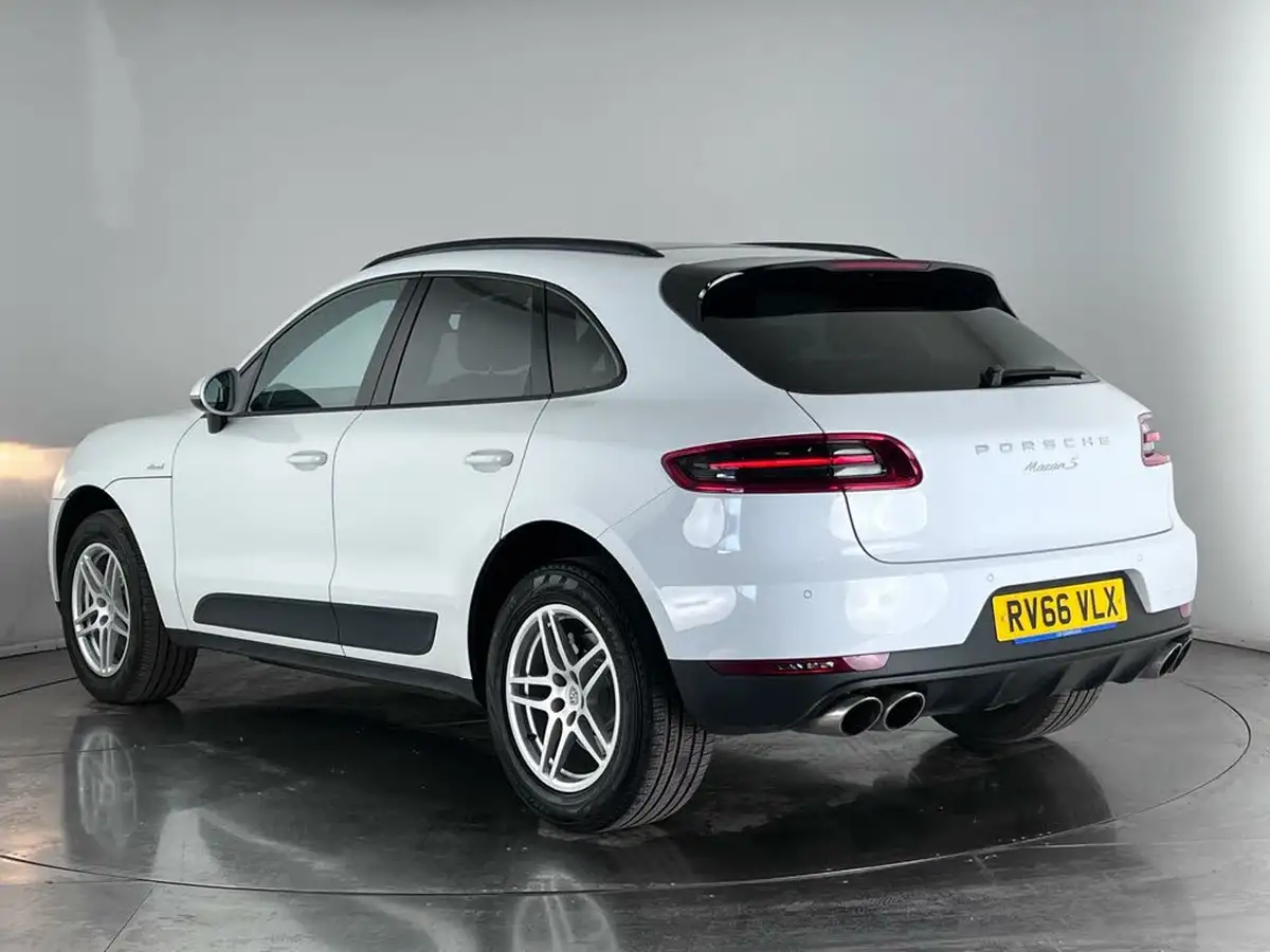 2016-porsche-macan-30td-s-big-3