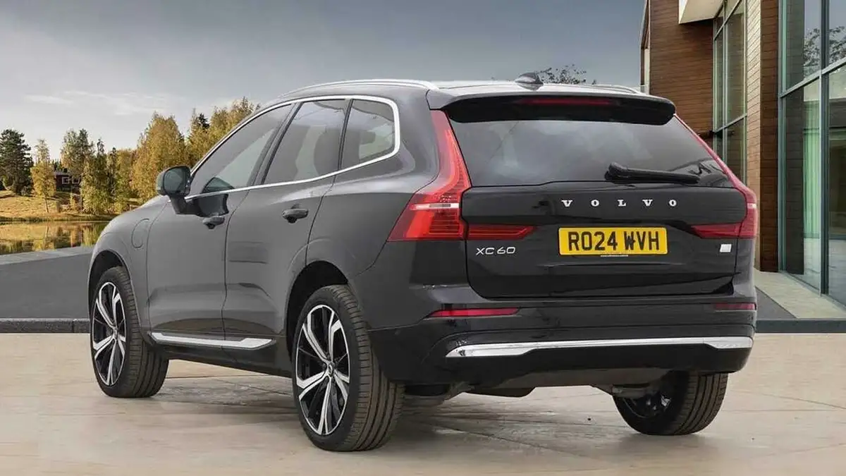 2024-volvo-xc60-20-t8-ultimate-dark-big-4