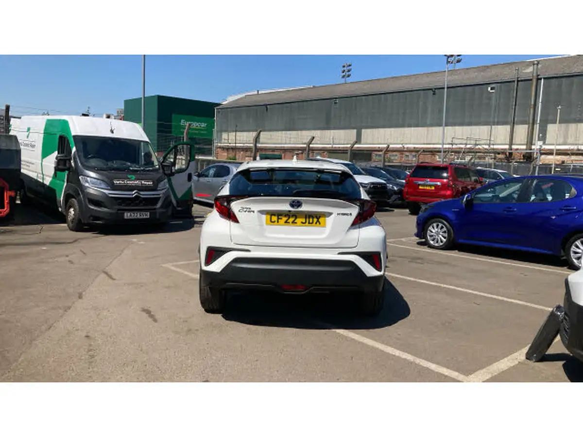 2022-toyota-c-hr-18-vvt-i-icon-big-18