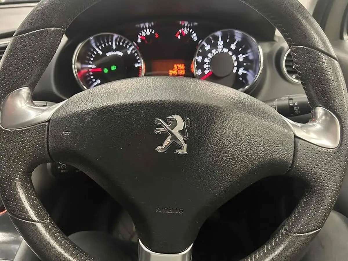 2015-peugeot-3008-crossover-16bluehdi-active-big-13