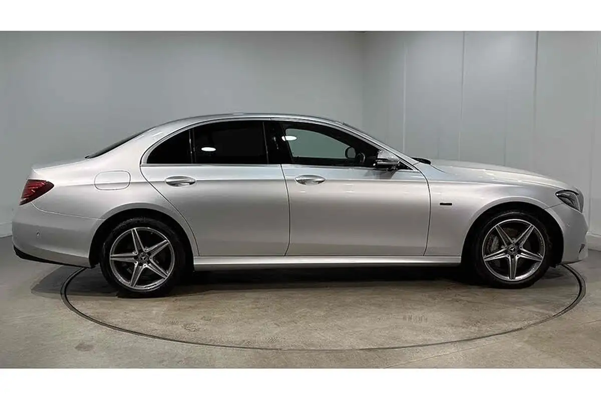 2020-mercedes-benz-e-class-20d-e300de-amg-line-premium-eq-power-saloon-4d-big-4