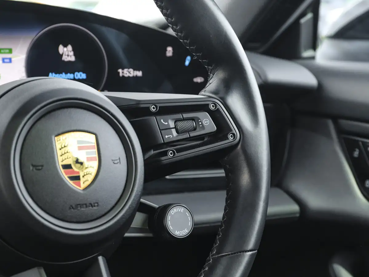 2021-alfa-romeo-stelvio-29-biturbo-quadrifoglio-big-11