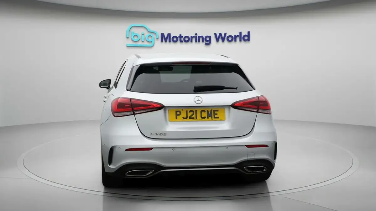 2021-mercedes-benz-a-class-20-a250-amg-line-executive-hatchback-5d-big-6