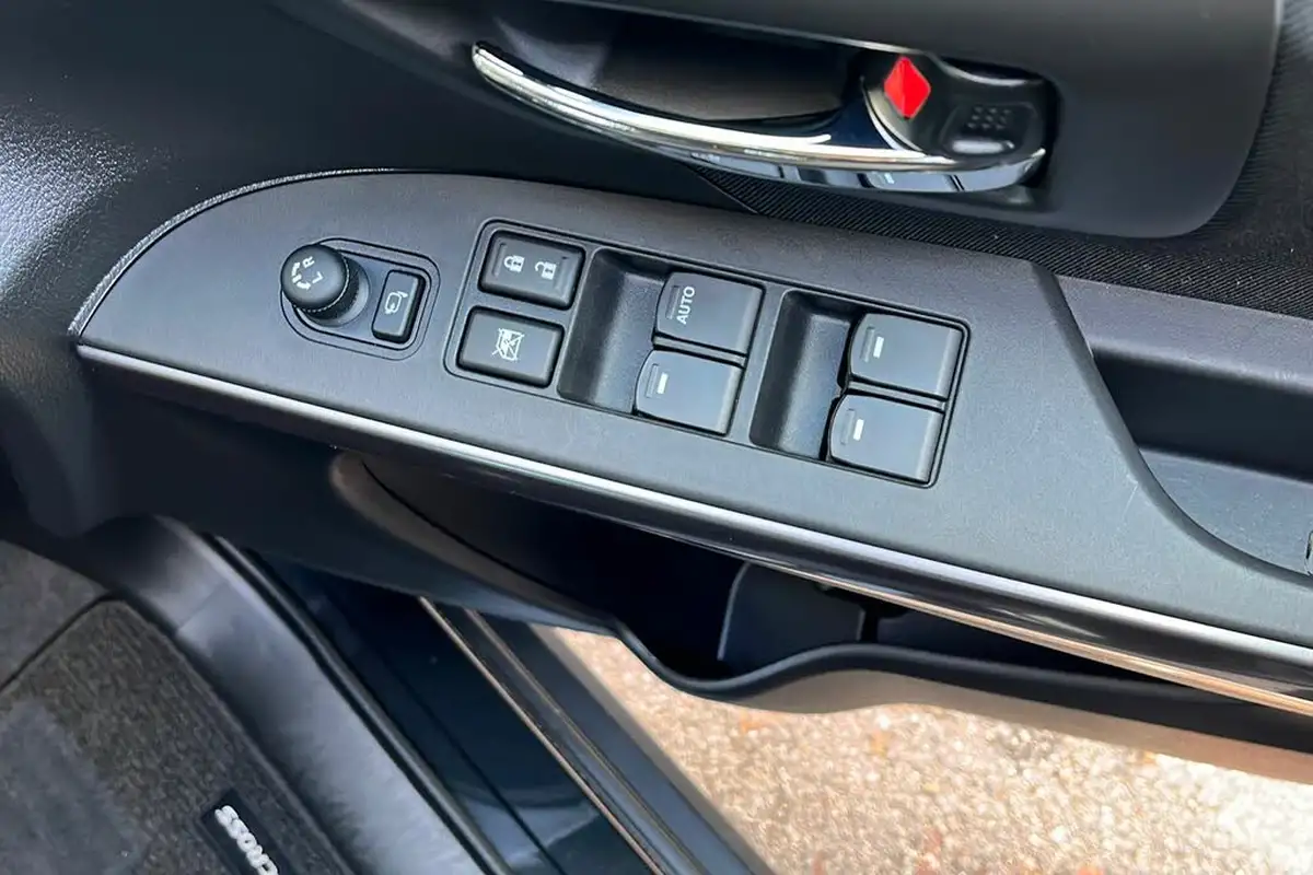 2024-suzuki-s-cross-15-motion-big-17
