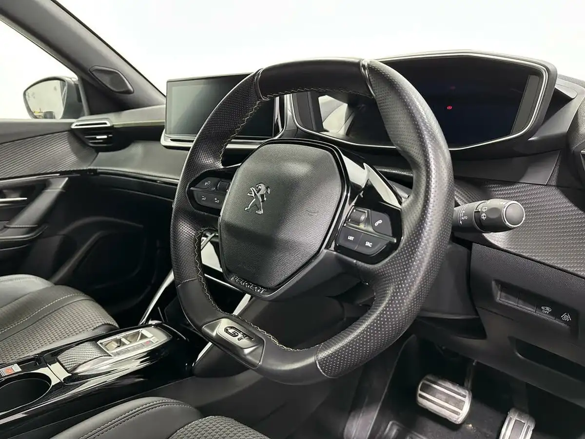 2022-peugeot-2008-suv-12-puretech-gt-eat8-big-9