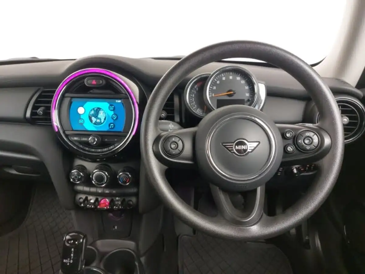 2021-mini-cooper-15-one-classic-series-ii-3d-auto-big-4