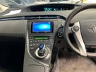 2010-toyota-prius-small-22