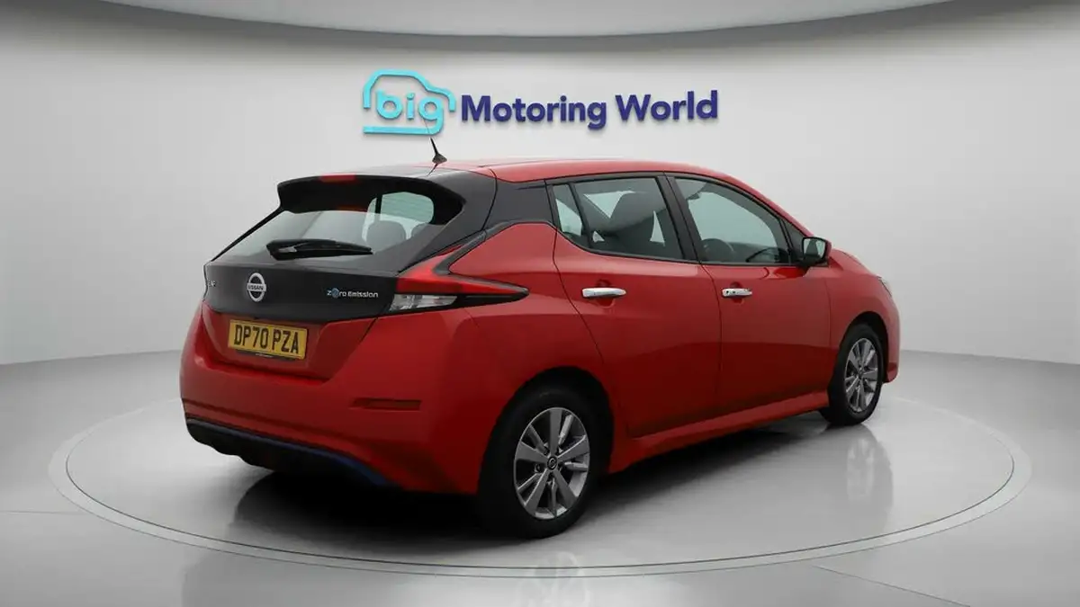 2021-nissan-leaf-e-acenta-big-6