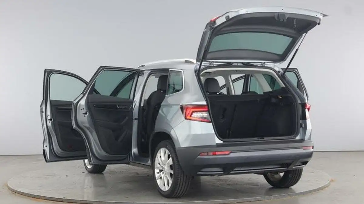 2021-skoda-karoq-10-tsi-se-l-110ps-big-10