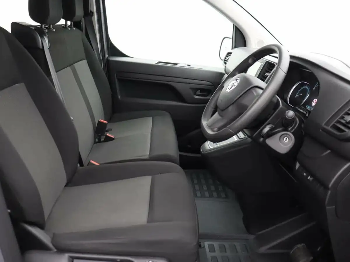 2023-vauxhall-vivaro-life-e-combi-l-big-30
