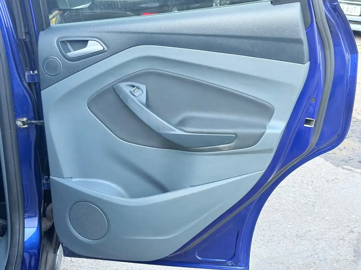 2014-ford-c-max-20tdci-titanium-powershift-big-18