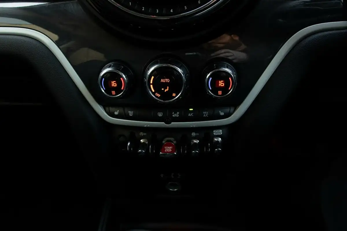 2018-mini-countryman-20-cooper-s-ss-big-30