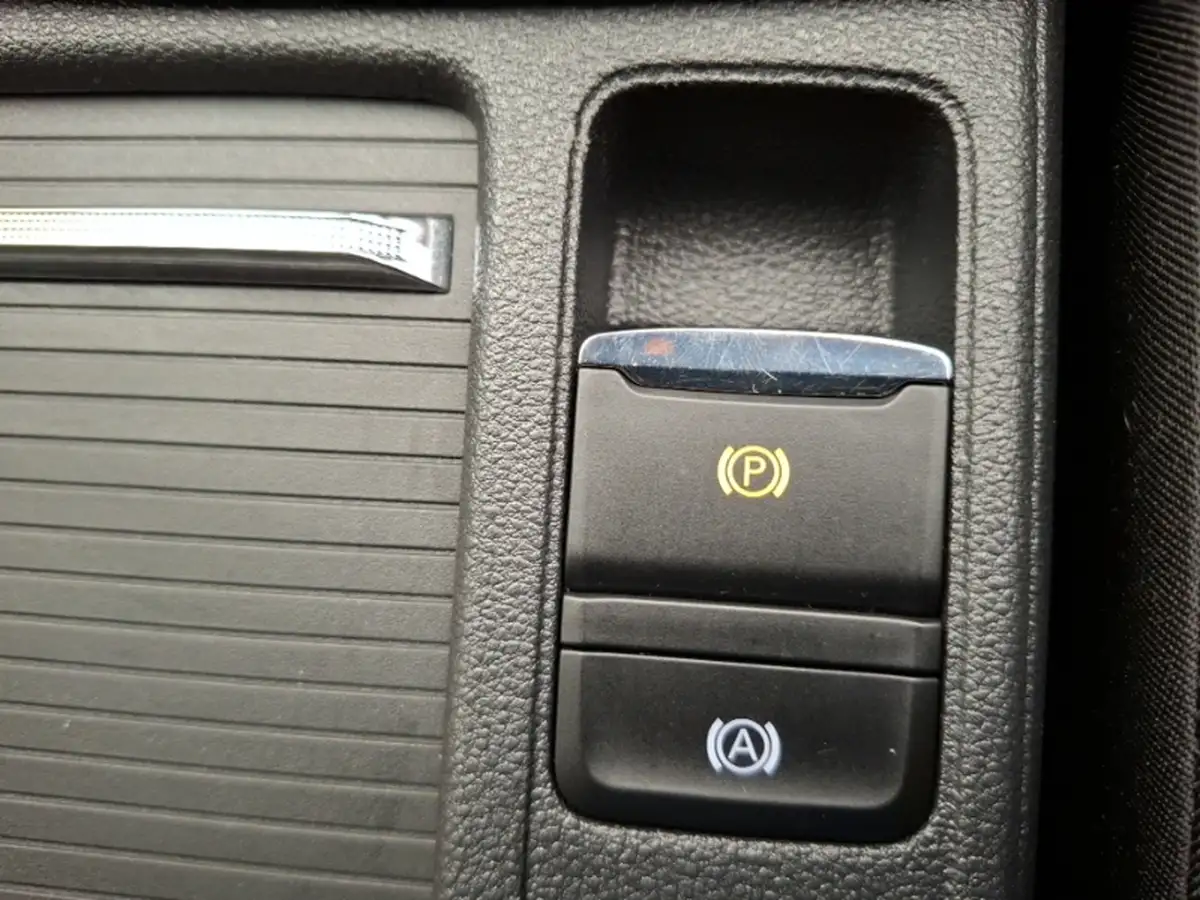 2022-skoda-octavia-15-tsi-se-estate-big-16
