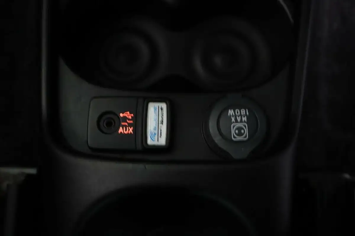 2014-fiat-500-12-s-big-32