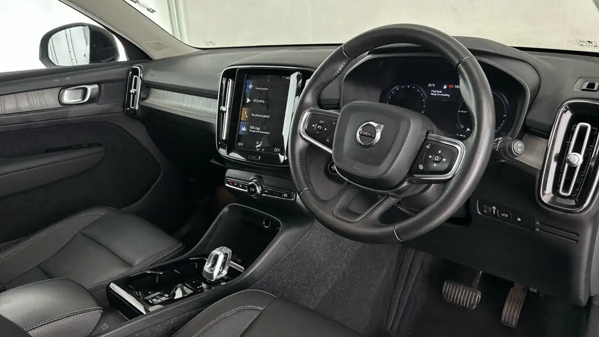 2021-volvo-xc40-15-t5-inscription-262bhp-big-11