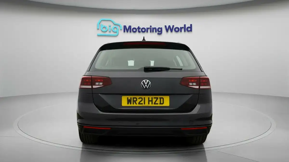 2021-volkswagen-passat-20tdi-se-nav-150ps-estate-5d-big-5