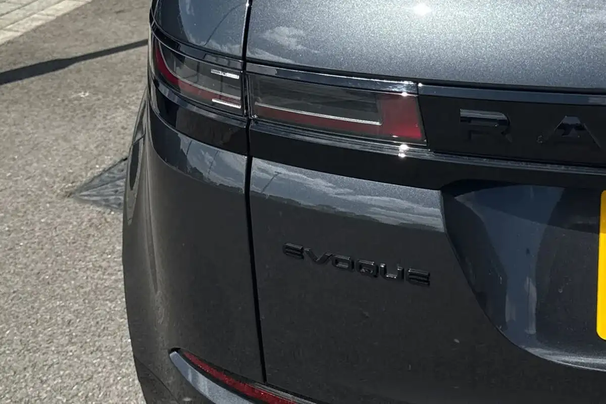 2024-land-rover-range-rover-evoque-20-d200-dynamic-hse-big-25