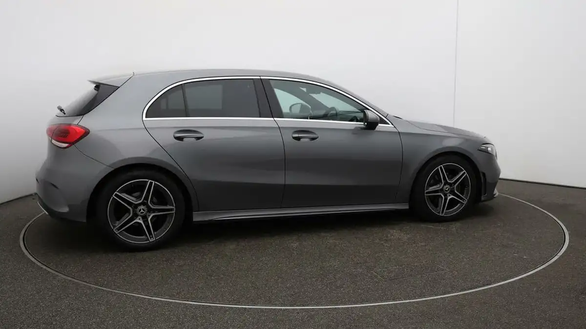 2020-mercedes-benz-a-class-20d-a200d-amg-line-hatchback-5d-big-48