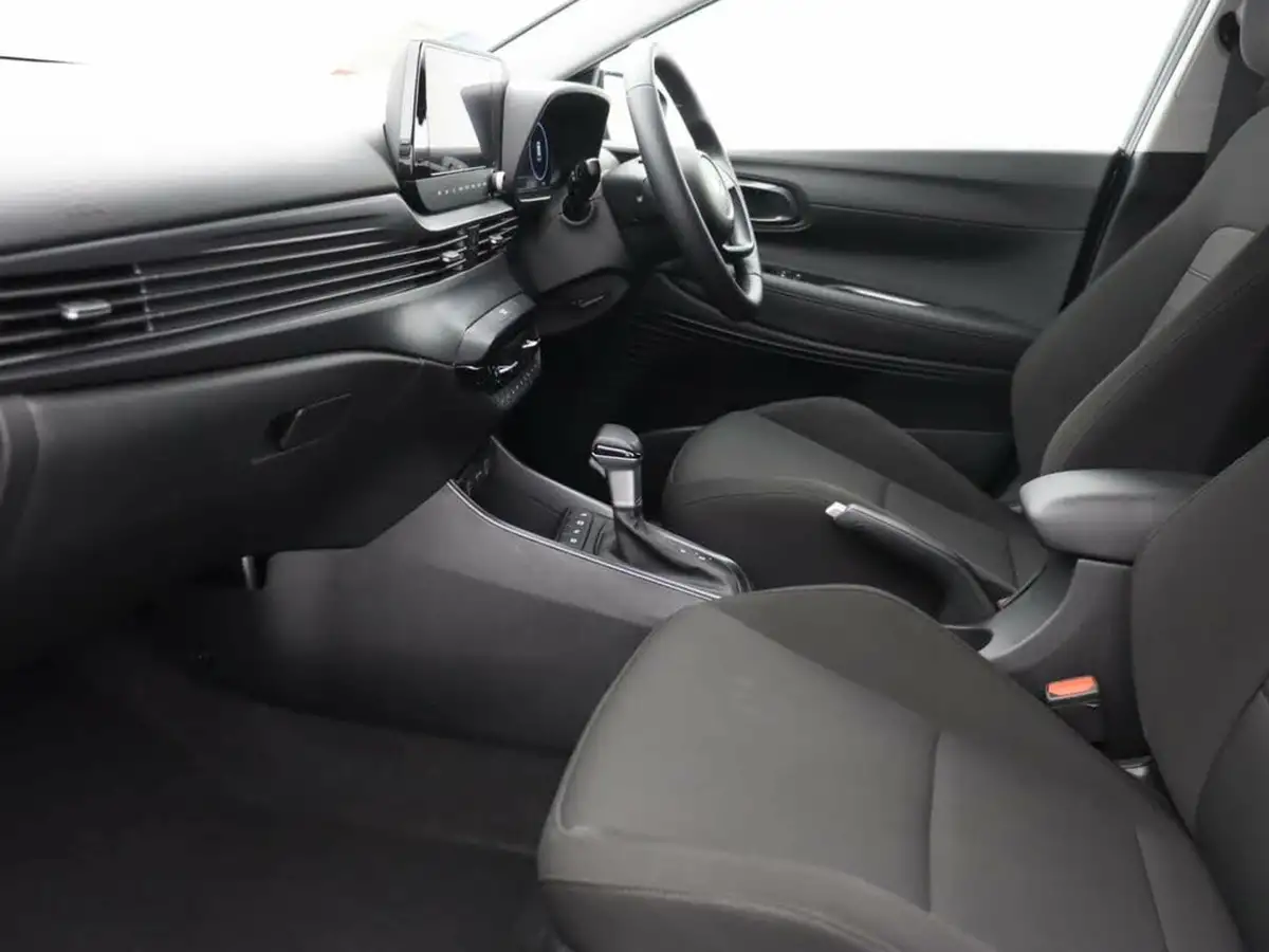 2024-hyundai-bayon-10-t-gdi-premium-100ps-7dct-big-30