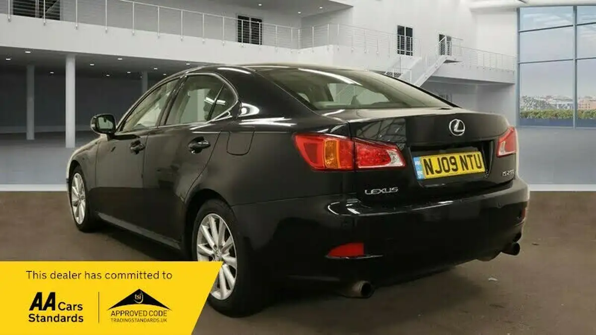 2009-lexus-is-250-25-se-i-saloon-4d-auto-big-2