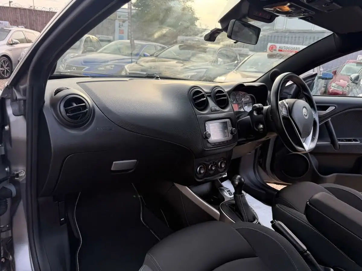 2015-alfa-romeo-mito-14-quadrifoglio-verde-big-42
