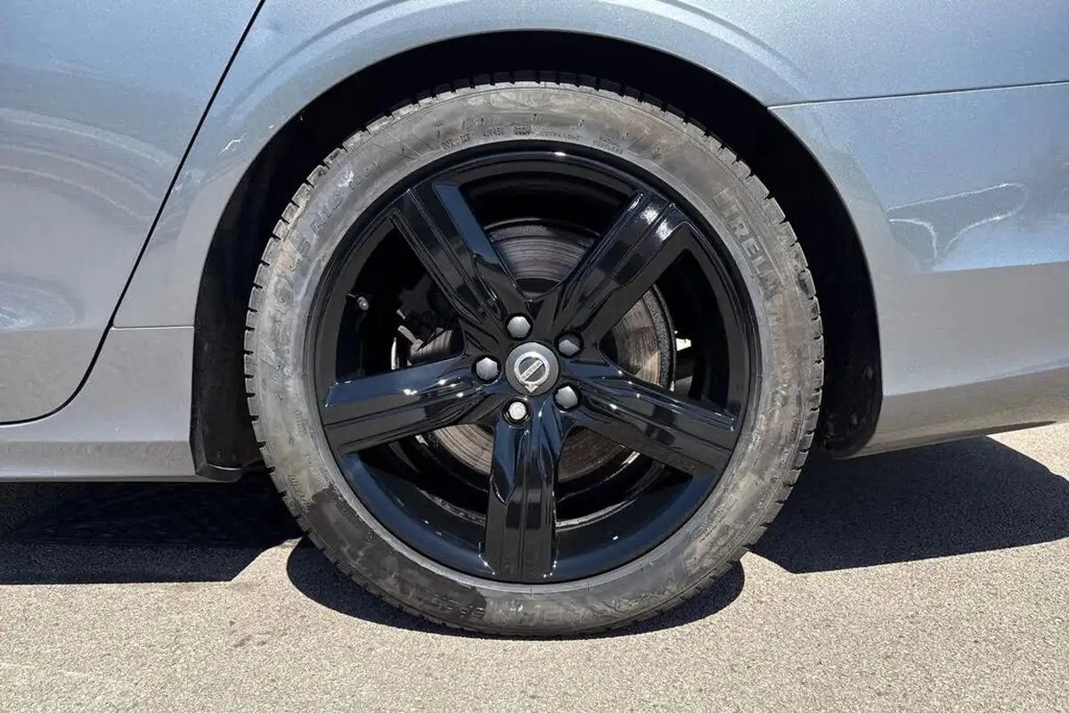 2018-volvo-v90-20td-d5-r-design-4x4-big-10
