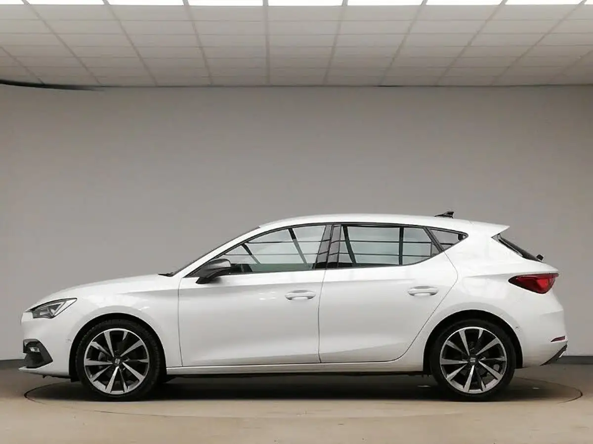 2023-seat-leon-10-etsi-evo-fr-sport-hatchback-big-3