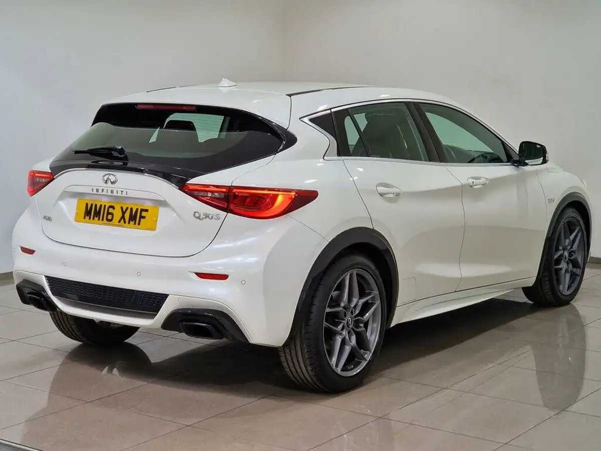 2016-infiniti-q30-22d-sport-awd-big-5