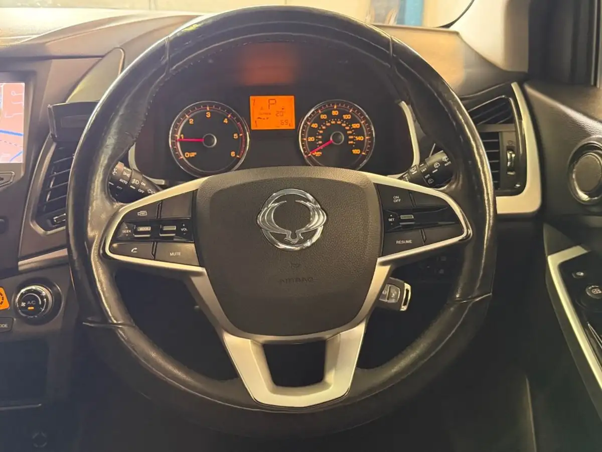 2019-kgm-ssangyong-korando-22td-ultimate-big-55