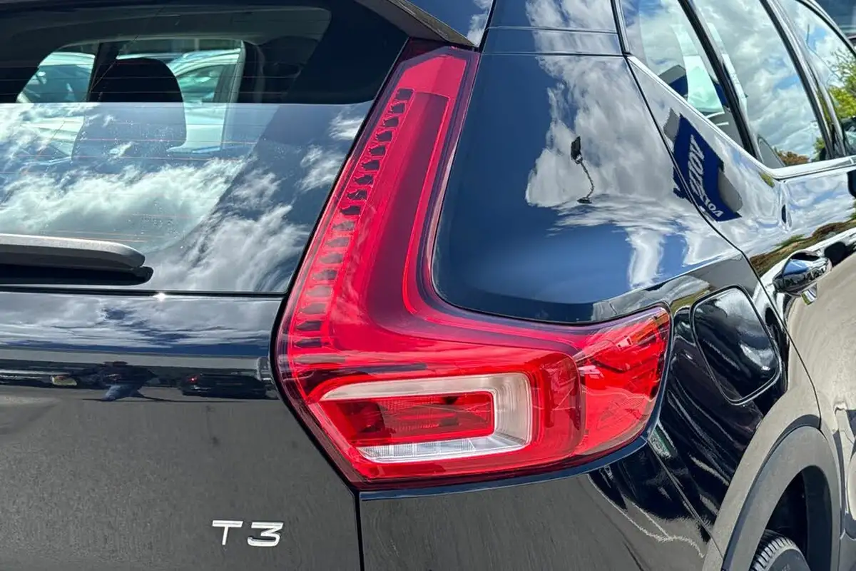2021-volvo-xc40-15-t3-inscription-161bhp-auto-big-19
