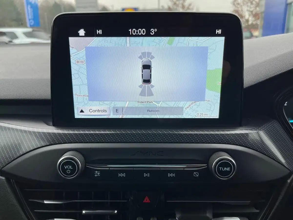 2018-ford-focus-15-st-line-x-hatchback-big-24