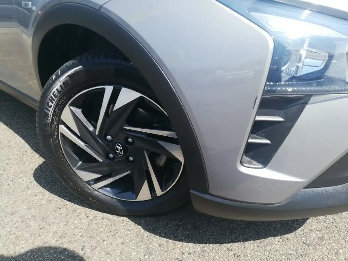 2022-hyundai-bayon-10-t-gdi-se-connect-dct-big-8