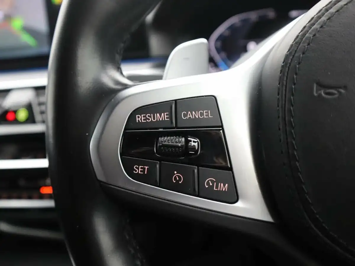 2022-bmw-5-series-20-530e-m-sport-touring-5d-big-35